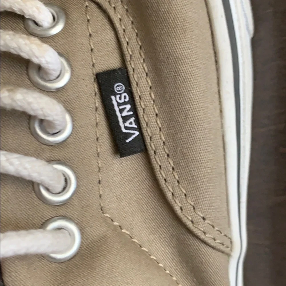 Vans - Picture 6 of 7